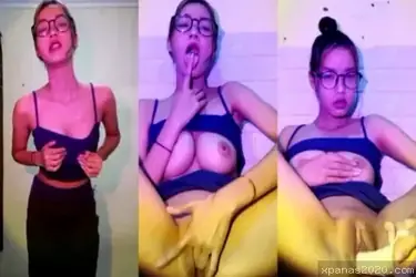 Cewek Imut Ngangkot Dildo Gede Sampe Squirt Nagih Lumer